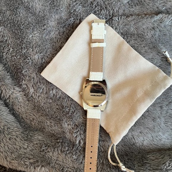 Ruby Kats Rhinestone Crystal Watch. Genuine White Leather Straps. - Picture 6 of 15